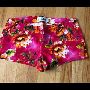 Hollister shorts, never worn!